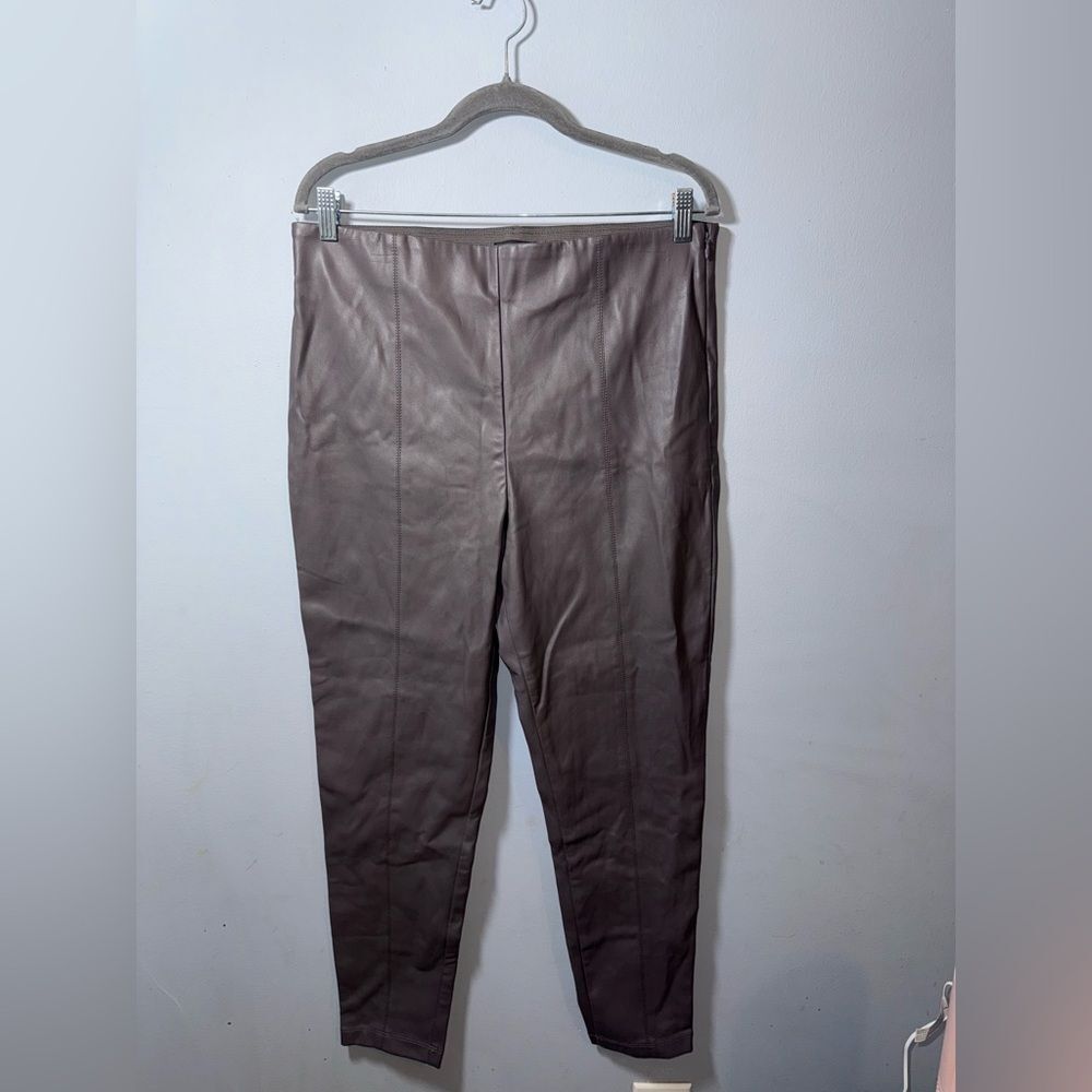 Ann Taylor Soft Lined warm gray Faux Leather Skinny Pants / Leggings Large EUC